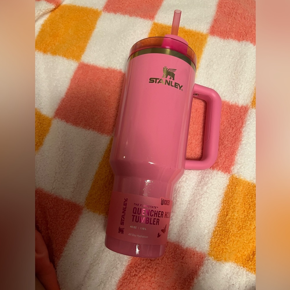 Stanley x Wicked Glinda 40 oz Quencher H2.0 Tumbler